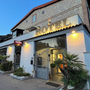 Hotel E H Rome Airport cazare Fiumicino