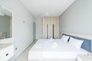 dal travel Maritina Apartments