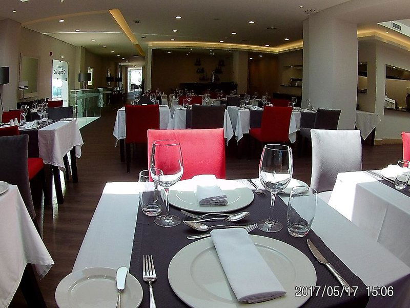 Hotel Santa Cruz Village Hotel