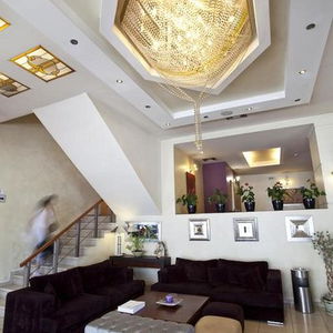 Hotel Crystal City cazare Georgia