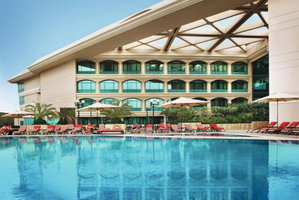 Hotel Movenpick Grand Al Bustan Dubai cazare Dubai