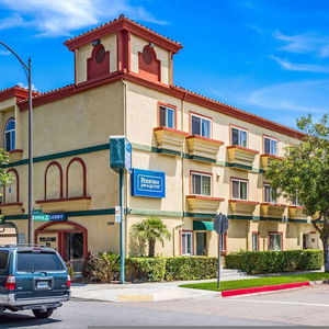 Hotel Rodeway Inn & Suites Pasadena cazare Pasadena