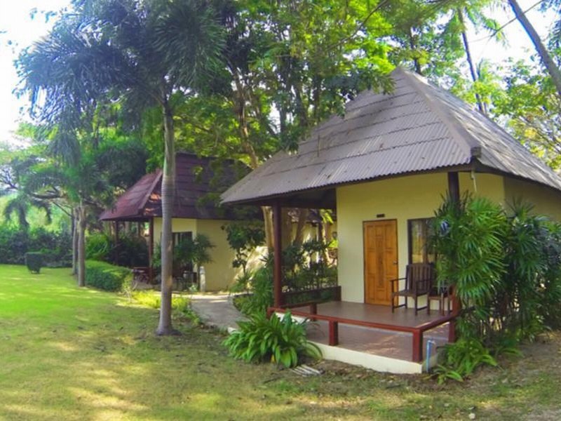Twin Bay Resort