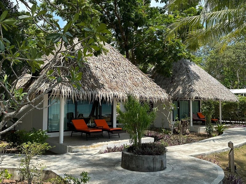 Twin Bay Resort