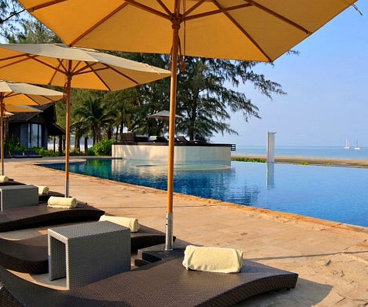 Twin Lotus Resort & Spa
