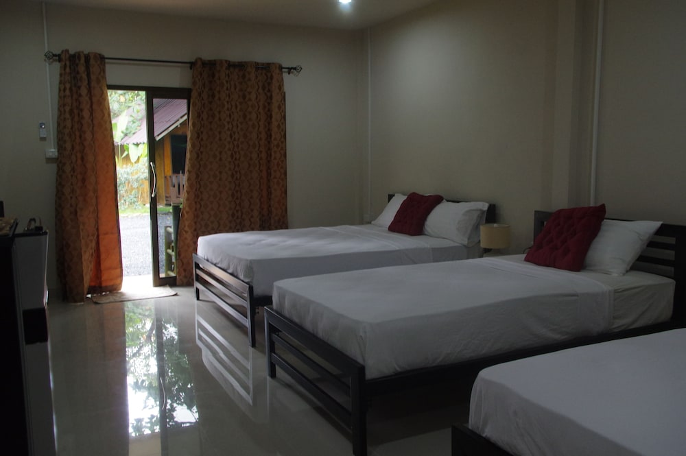 Thai House Beach Resort