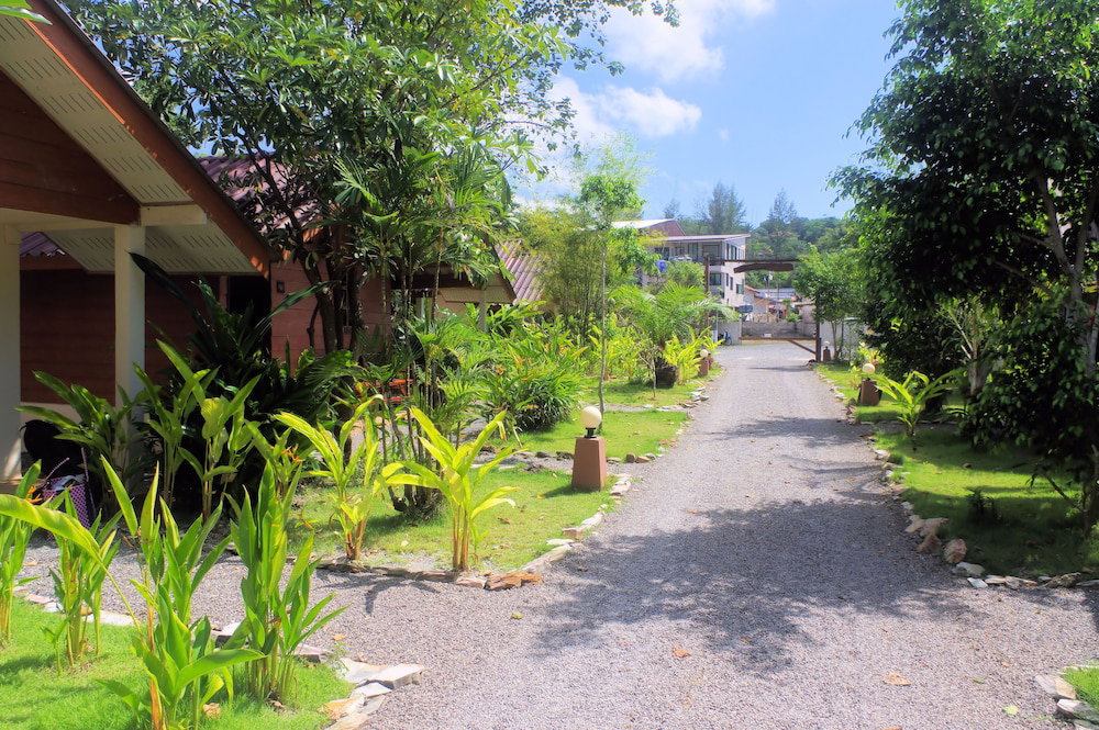Thai House Beach Resort