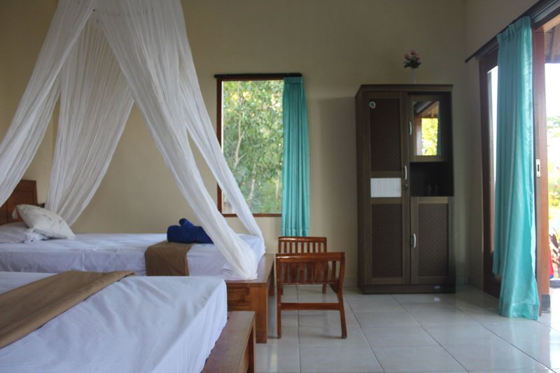 Hotel Frangipani Inn & Restaurant