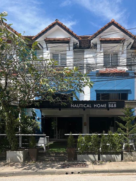 Hotel Nautical Home Khaolak Bed & Breakfast