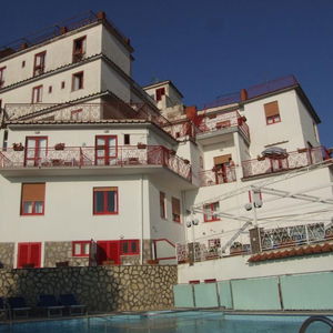 Sejur Hotel Dania vacanta British Columbia