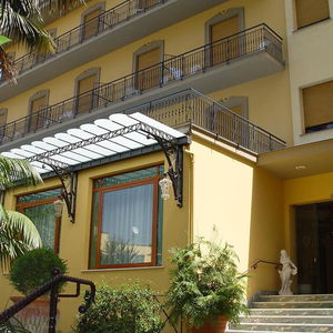 Hotel Zi' Teresa cazare British Columbia