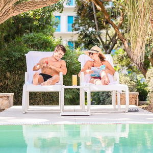 Hotel So' Lifestyle Hotel Sorrento cazare British Columbia