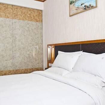 Hotel Shanghai Huhua Business