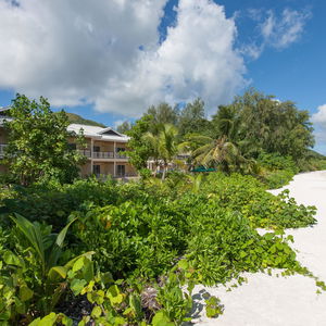 Hotel Acajou Beach Resort cazare Seychelles