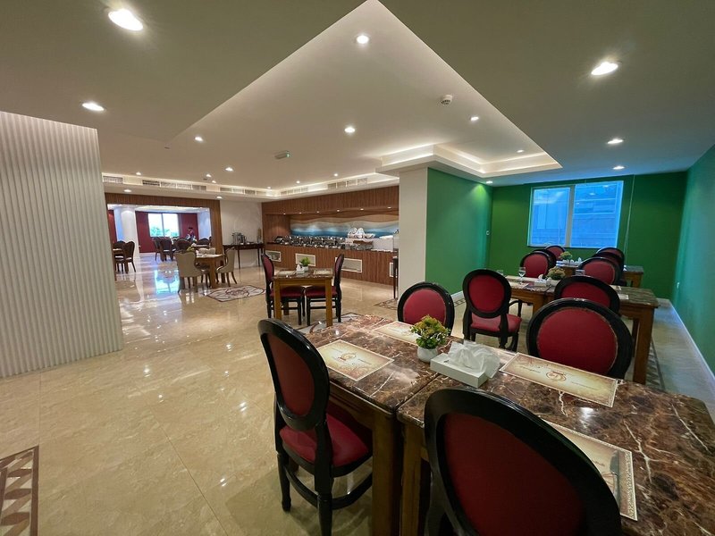 Clifton International Hotel