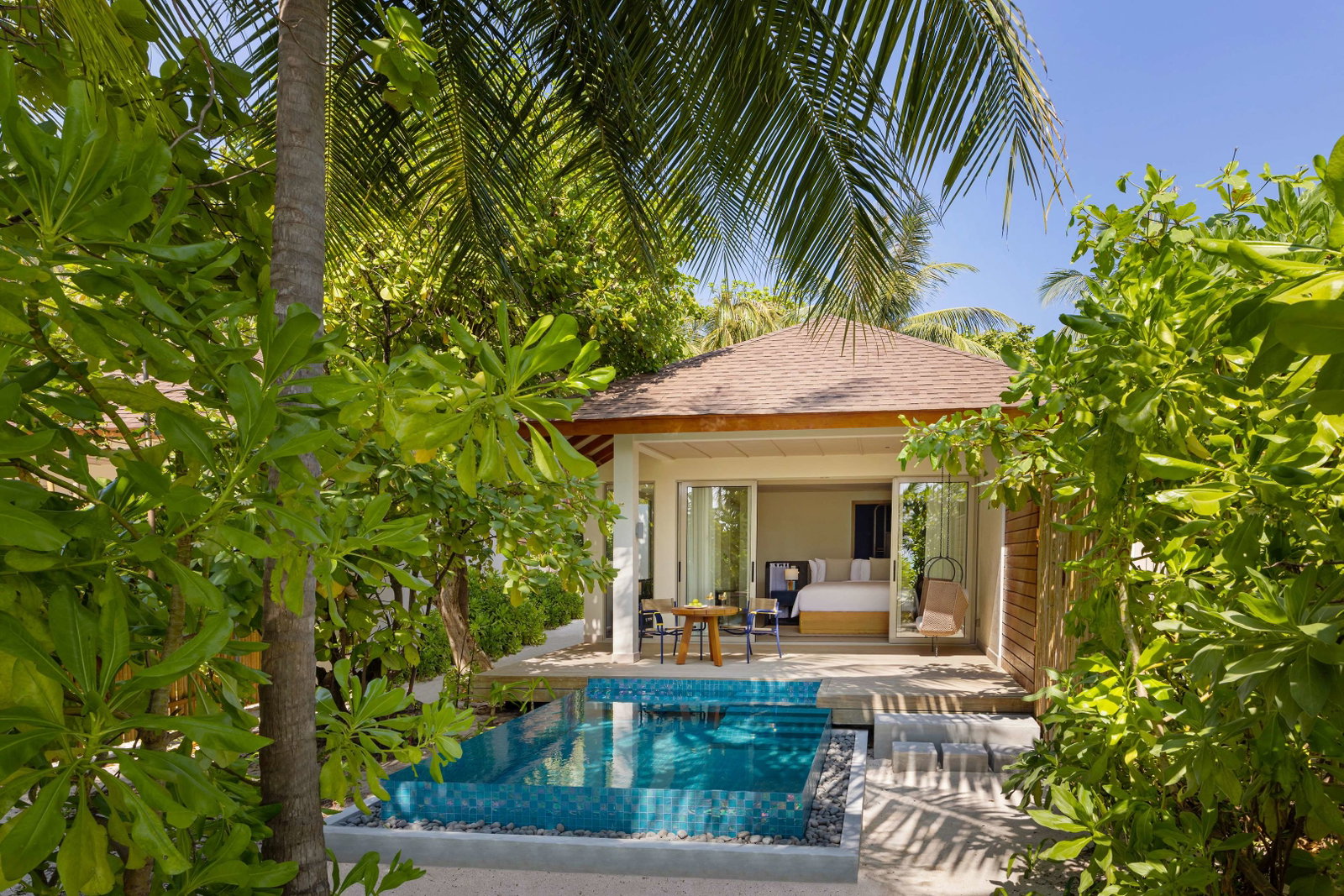 Hotel Avani+ Fares Maldives Resort