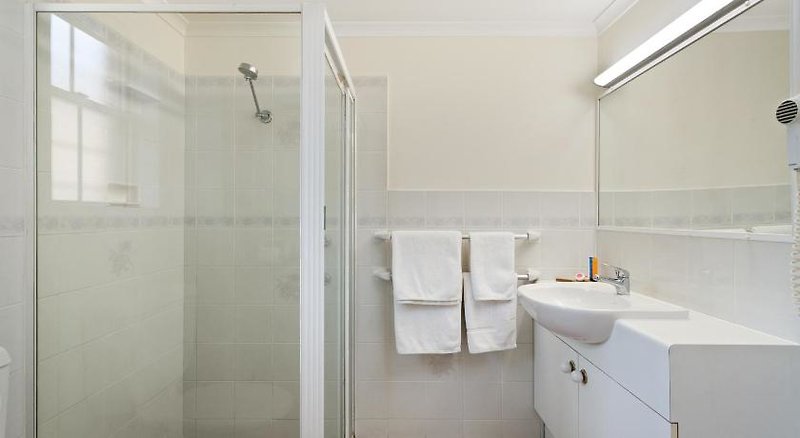 Hotel Coopers Colonial Motel