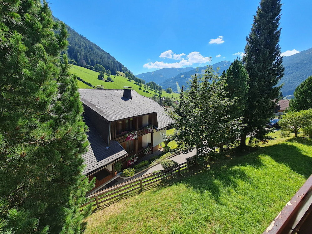 Hotel Cozy Apartment With Mountain View