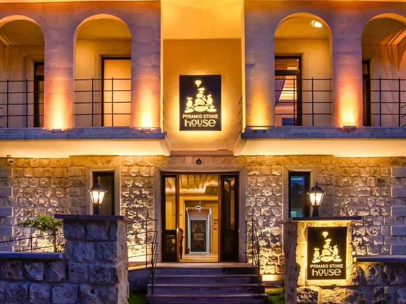 Hotel Cappadocia Pyramid Stone House
