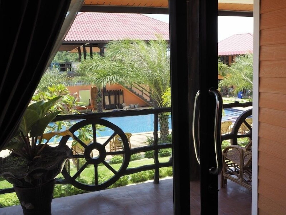 Chomview Resort