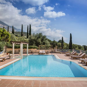 Hotel Diana Studios cazare Trapezaki