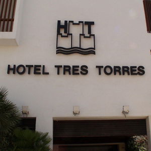 Hotel Tres Torres cazare Santa Eulalia