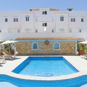 Hotel Apartamentos Los Arcos cazare Santa Eulalia