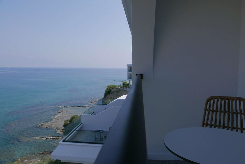 Hotel E.j. Pyrgos Bay Hotel