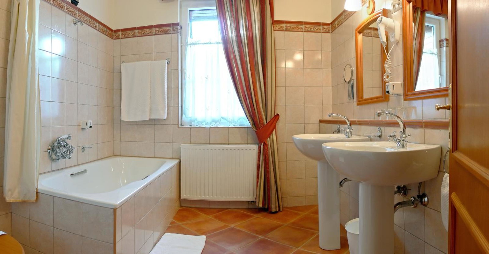 Levay Villa Hotel