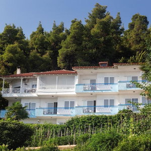 Hotel Roditsa Patritsia Apartments cazare Kryopigi