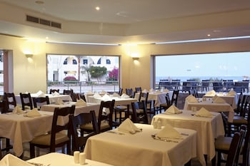 Hotel Three Corners Equinox Beach Resort