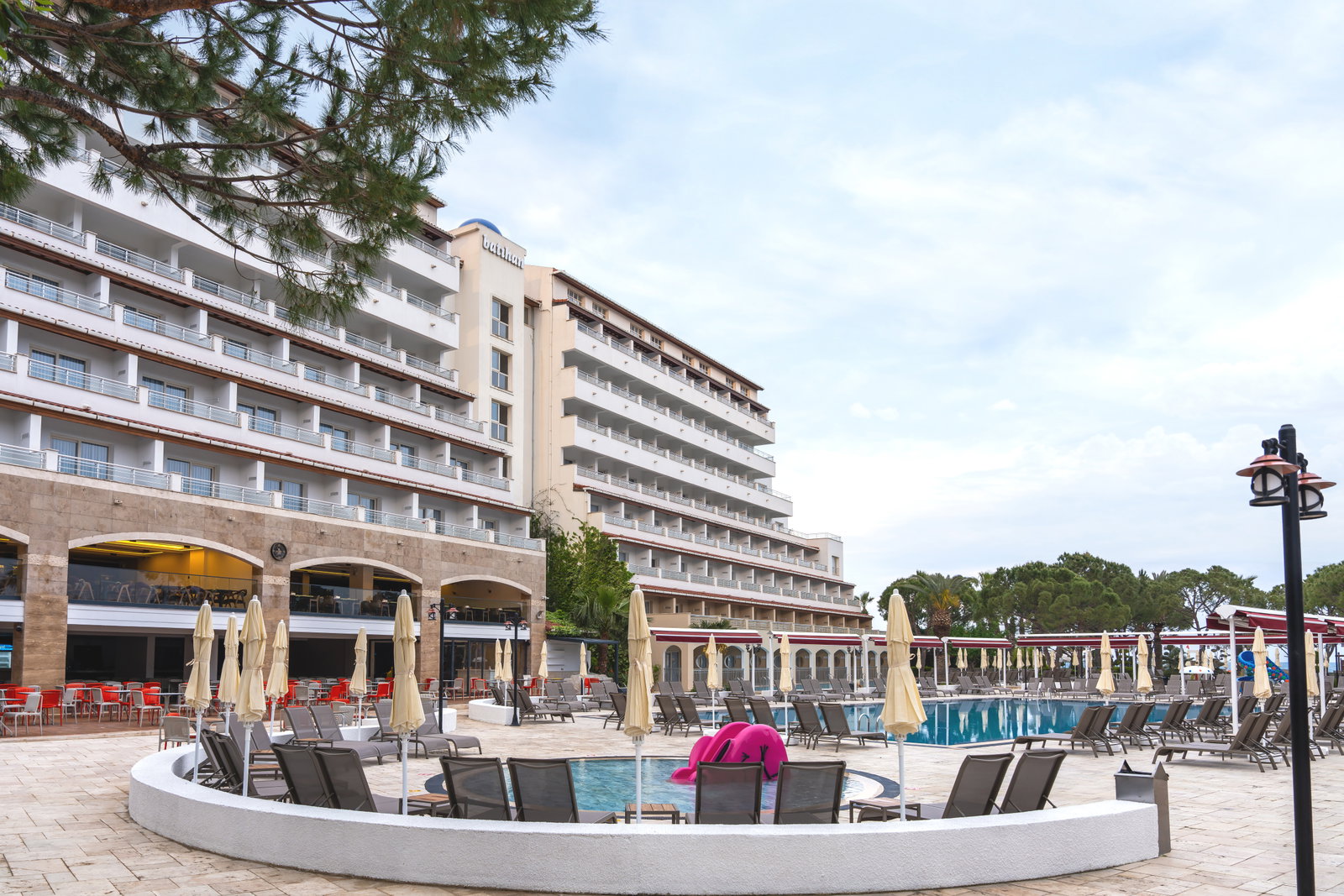 Hotel Batihan Beach Resort & Spa
