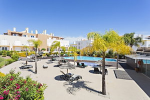 Hotel Cg 21H - Pool - Cabanas Gardens cazare Tavira