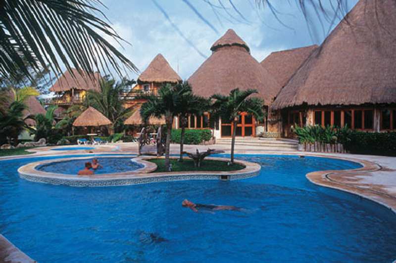 Hotel Mahekal Beach Resort