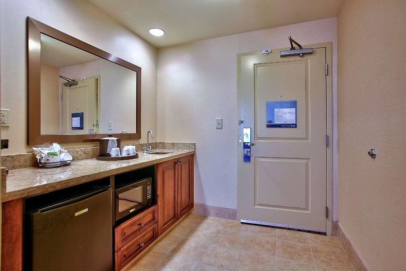 Hampton Inn & Suites Scottsdale At Talking Stick