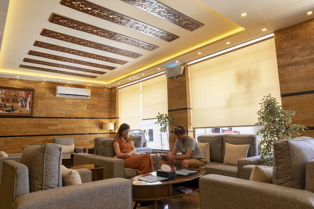 Town Season Hotel