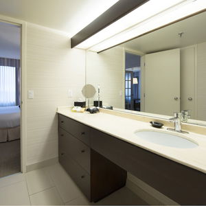 Hotel Cambridge Suites cazare Toronto