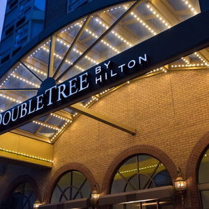 Hotel Doubletree By Hilton Hotel Toronto Downtown cazare Toronto