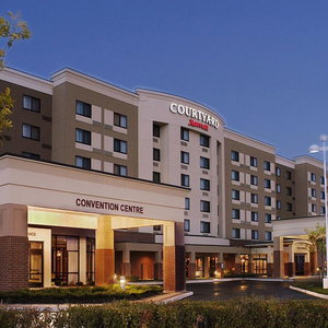 Hotel Courtyard Toronto Brampton cazare Toronto