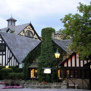 Hotel Old Mill cazare Toronto