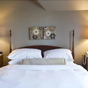 Hotel The Glenerin Inn & Spa cazare Mississauga