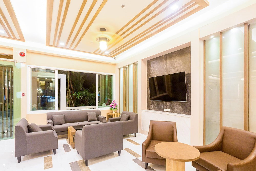 Swan Lake Hotel Sattahip