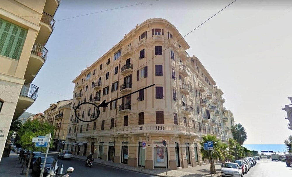 Hotel Hanbury 10 In Alassio