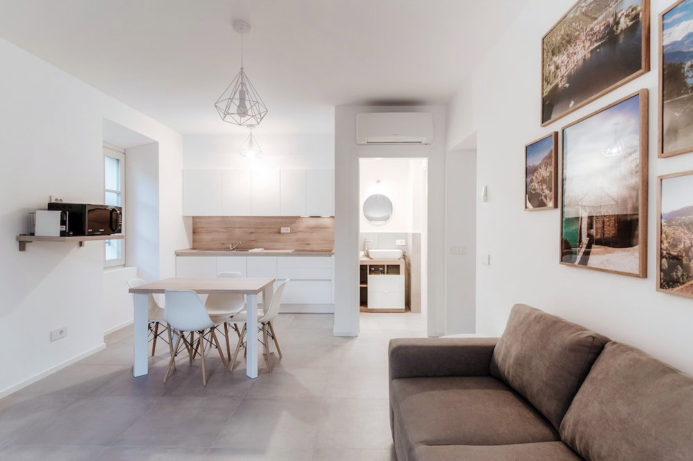 Marinetti Suite 9