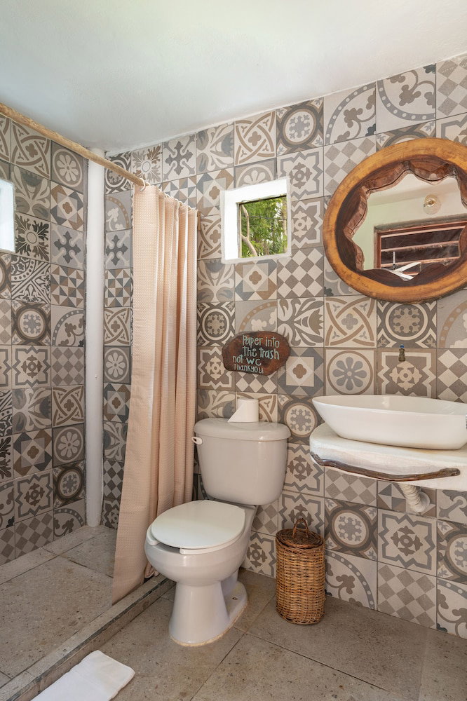 Hotel Yaxchen Tulum Eco Lodge & Cenote