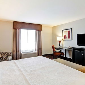 Hotel Hampton Inn & Suites By Hilton Red Deer cazare Red Deer