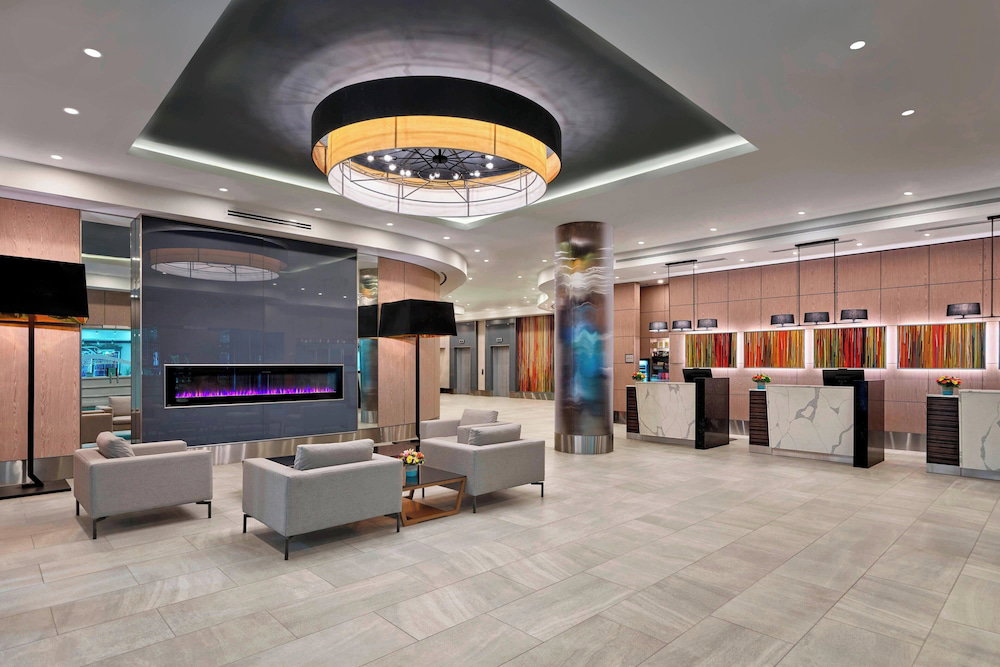 Hotel Delta Hotels By Marriott Edmonton Centre Suites