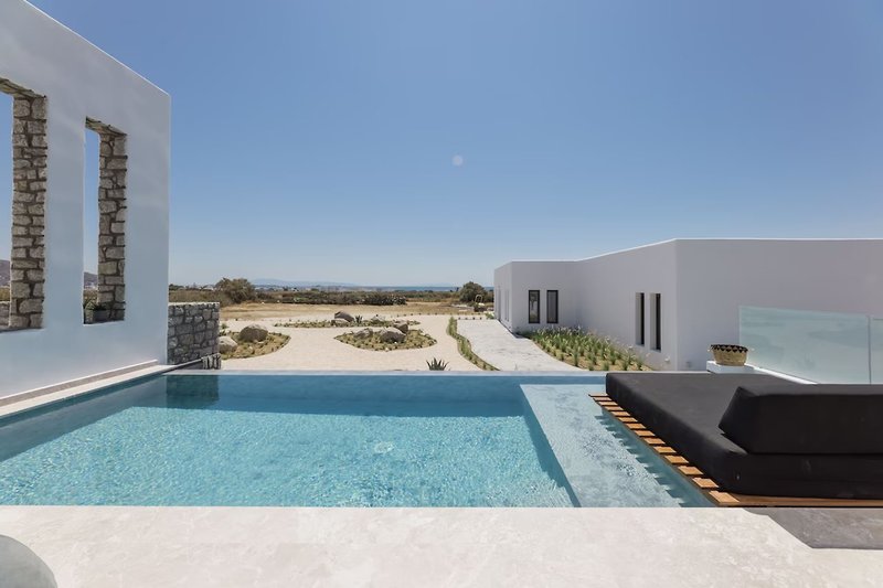 Milestones Naxos