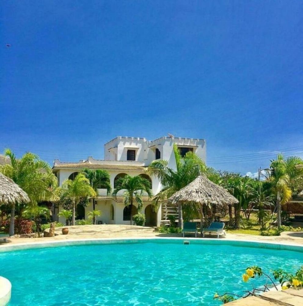 Hotel Lighthomez Villa Resort