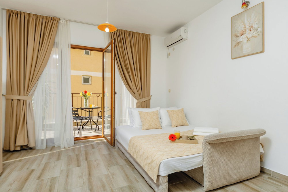 Hotel Arvala Apartments